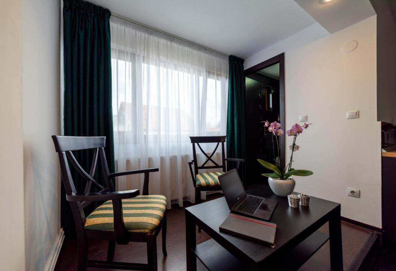 Escala Rooms Ghimbav Luaran gambar
